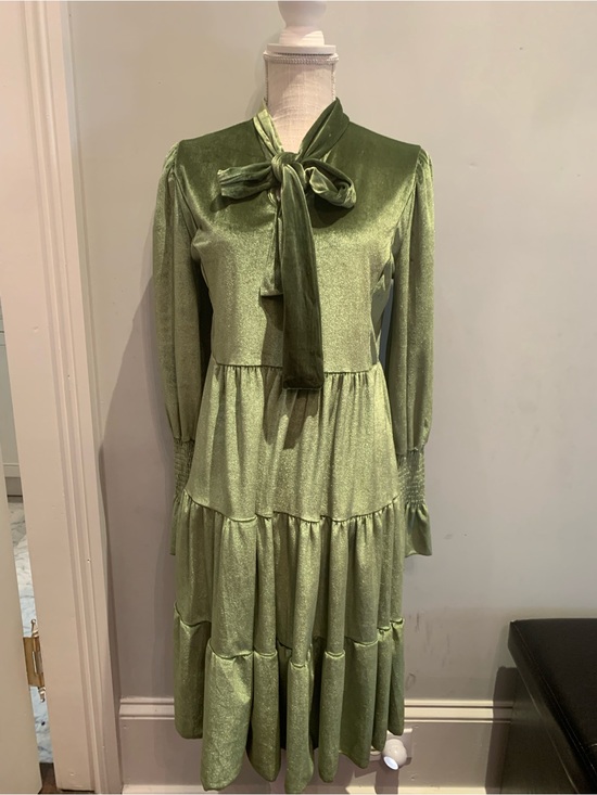Temu Dresses & Skirts - 🌹TEMU🌹VINTAGE BOW VELVET MIDI DRESS. NWOT.
